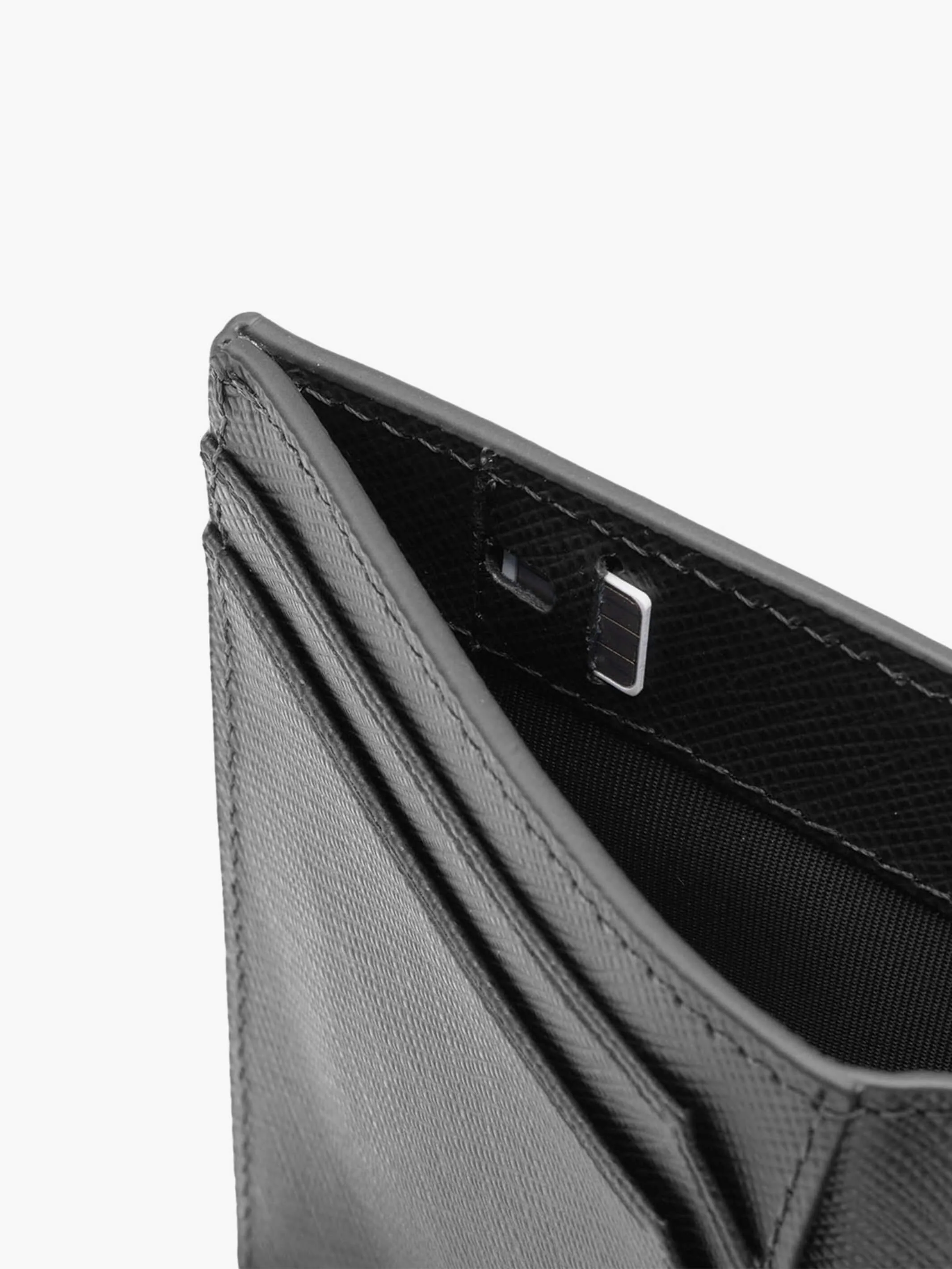 Cosmopolitan Pocket Leather Wallet - Image 23