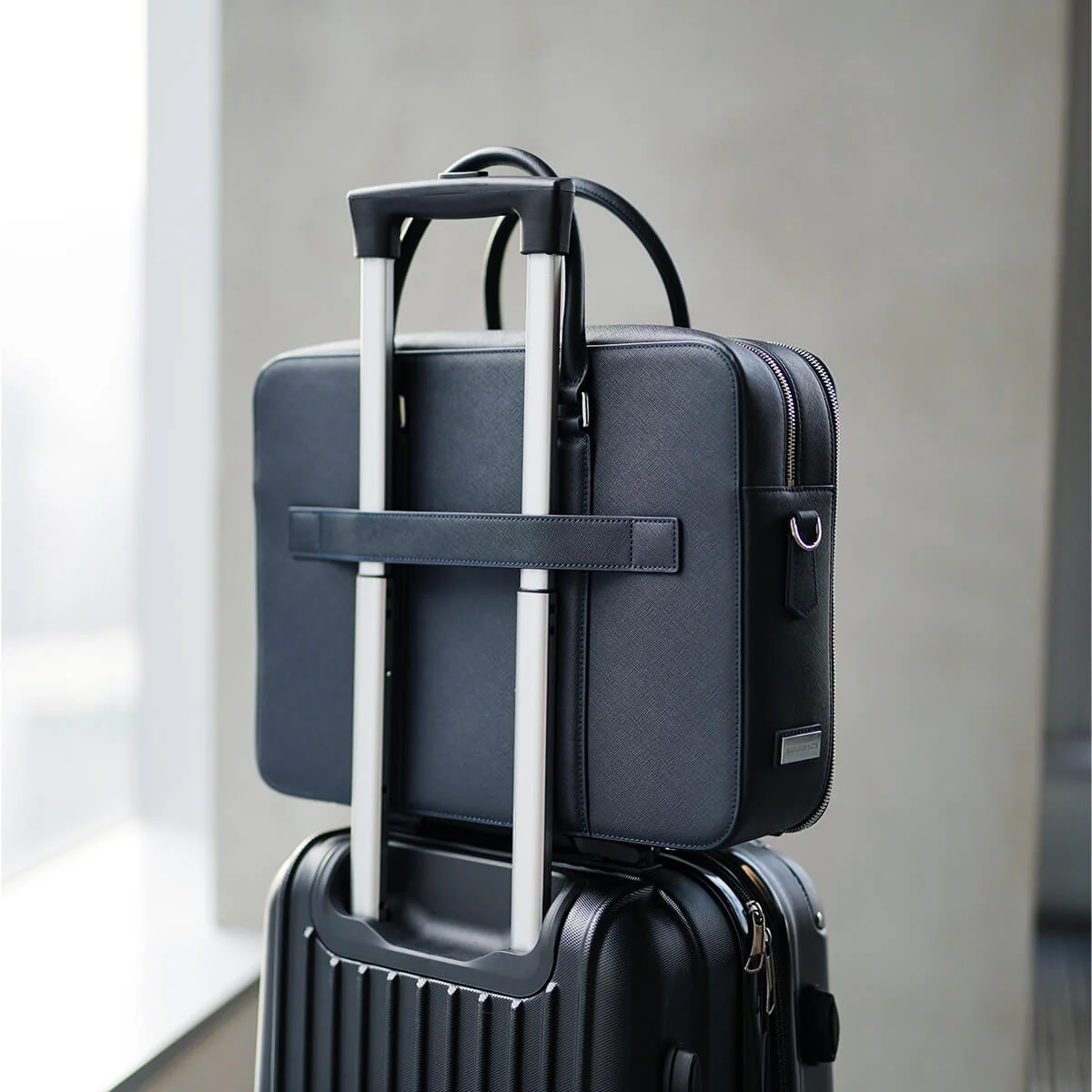 Manhattan Double-Zip Leather Briefcase - Image 19