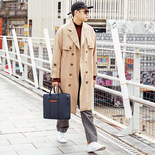 Manhattan Leather Briefcase - Image 64