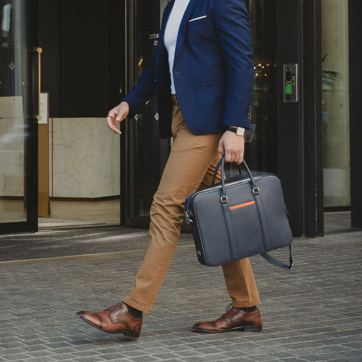 Manhattan Leather Briefcase - Image 72