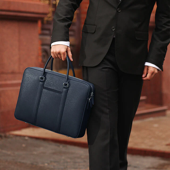 Manhattan Monochrome Leather Briefcase - Image 21