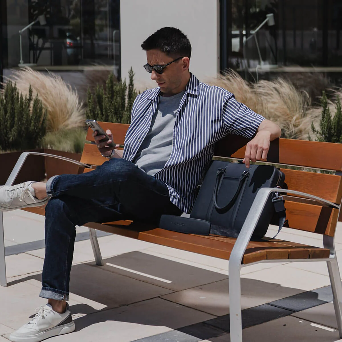 Manhattan Monochrome Leather Briefcase - Image 23