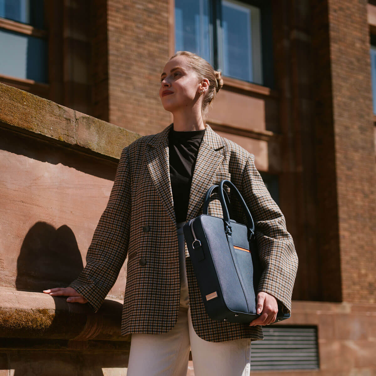 Manhattan Leather Briefcase - Image 69