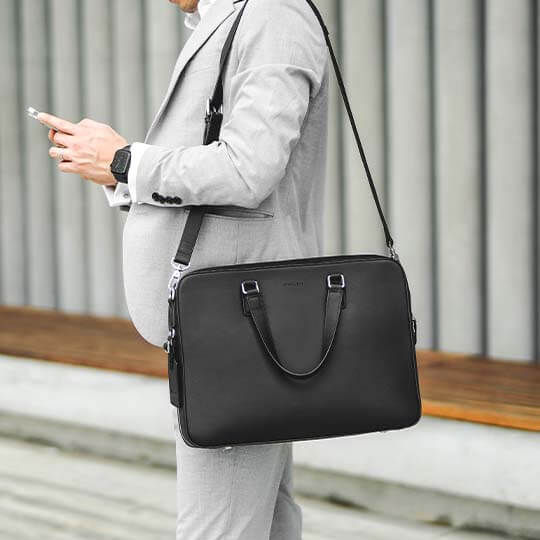 Windsor Deluxe Leather Briefcase - Image 16