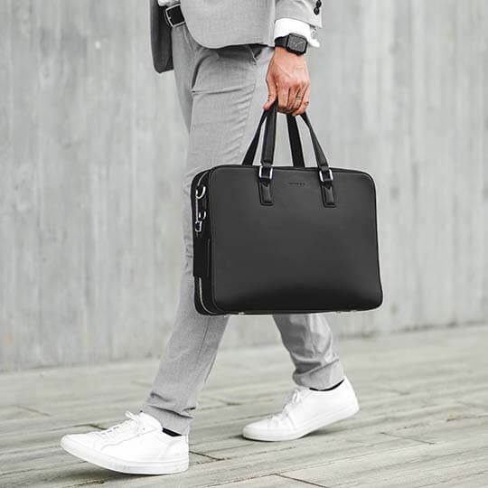 Windsor Deluxe Leather Briefcase - Image 18