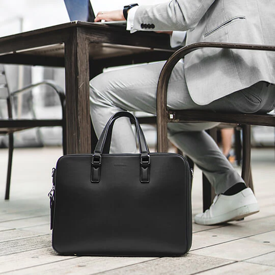 Windsor Deluxe Leather Briefcase - Image 19